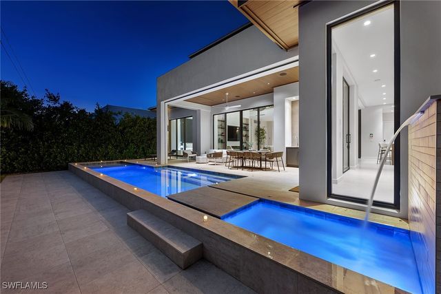 788 7th AVE N, Naples, FL 34102