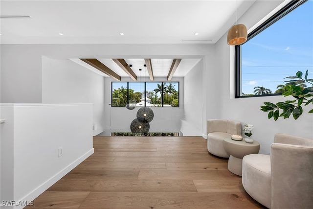 788 7th AVE N, Naples, FL 34102