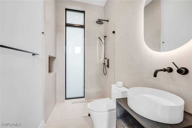 788 7th AVE N, Naples, FL 34102