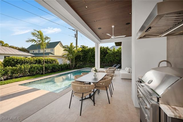 788 7th AVE N, Naples, FL 34102