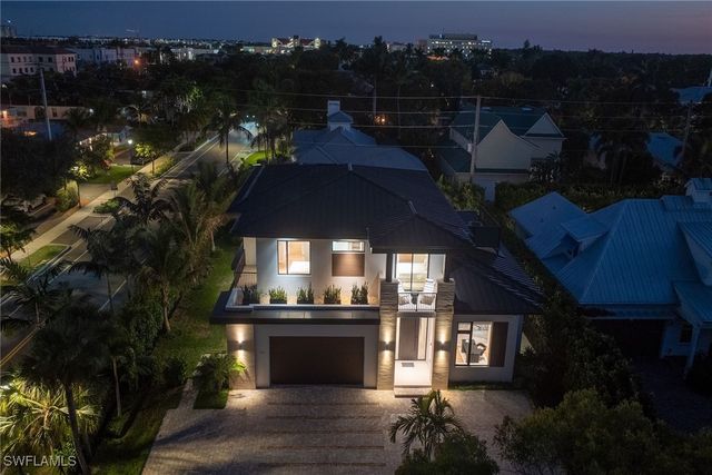 788 7th AVE N, Naples, FL 34102