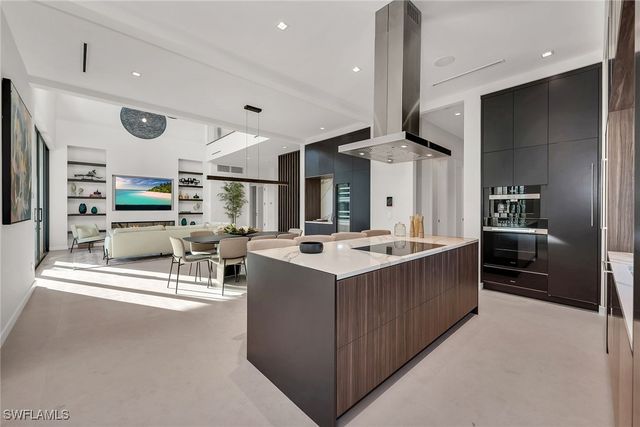 788 7th AVE N, Naples, FL 34102