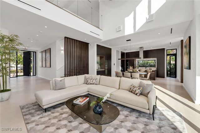 788 7th AVE N, Naples, FL 34102