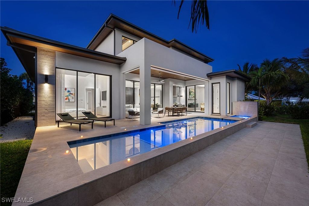 788 7th AVE N, Naples, FL 34102