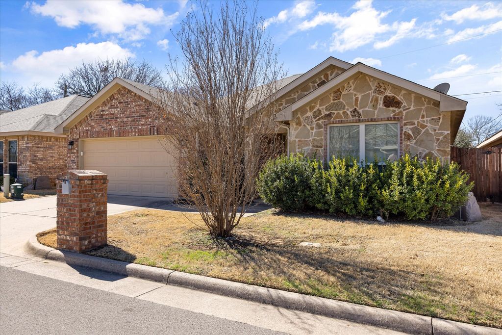 1728 Sully Court, Stephenville, TX 76401