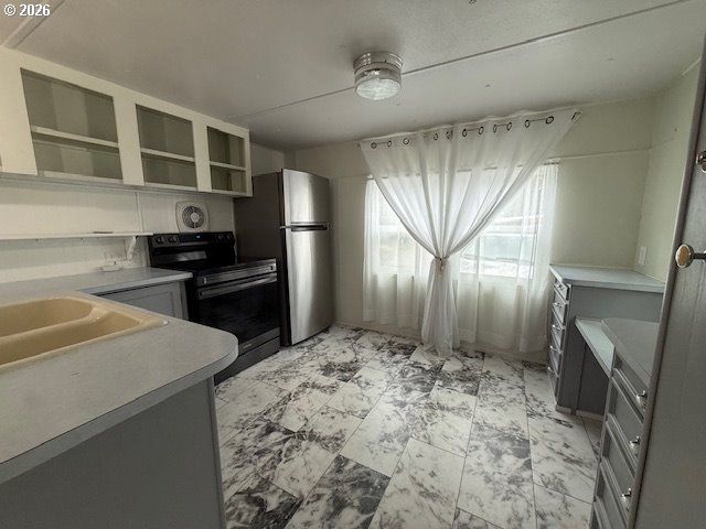 1600 RHODODENDRON Dr 155, Florence, OR 97439