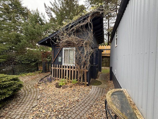 1600 RHODODENDRON Dr 155, Florence, OR 97439