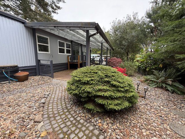 1600 RHODODENDRON Dr 155, Florence, OR 97439