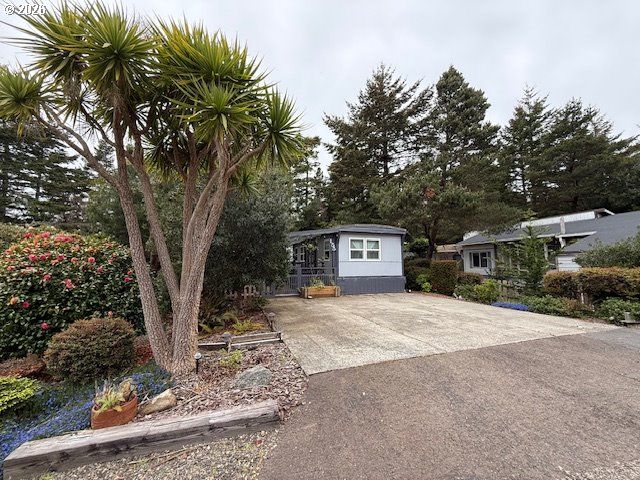 1600 RHODODENDRON Dr 155, Florence, OR 97439