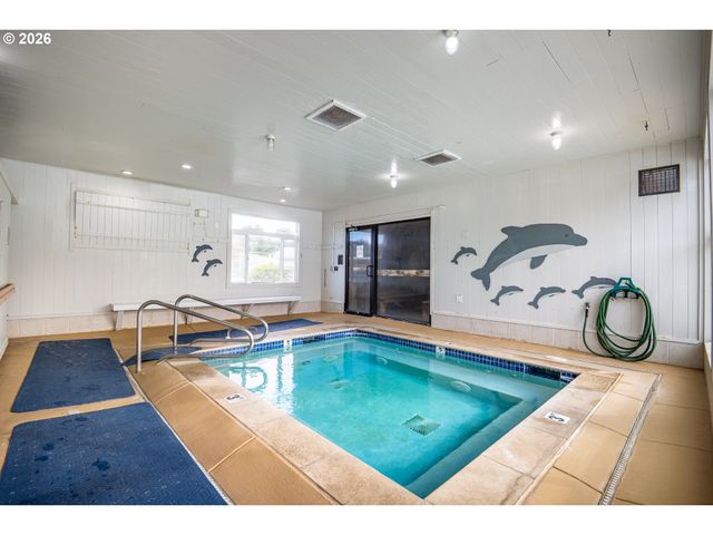 1600 RHODODENDRON Dr 155, Florence, OR 97439