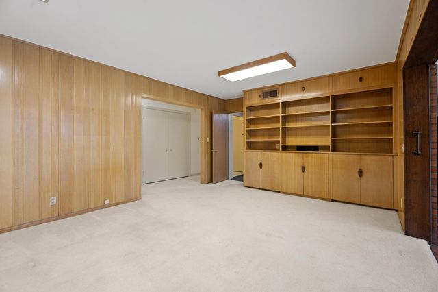 303 S Jackson Street, Alvin, TX 77511