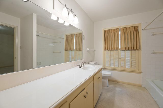 303 S Jackson Street, Alvin, TX 77511