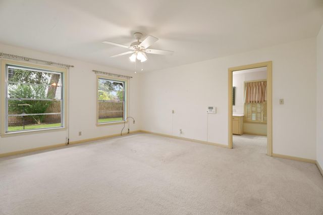 303 S Jackson Street, Alvin, TX 77511