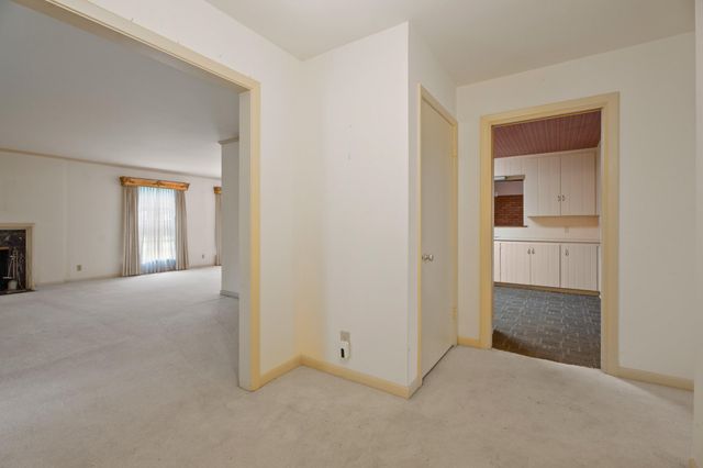 303 S Jackson Street, Alvin, TX 77511