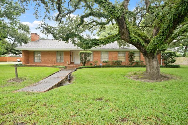 303 S Jackson Street, Alvin, TX 77511