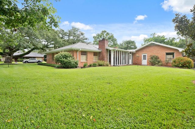 303 S Jackson Street, Alvin, TX 77511