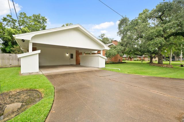 303 S Jackson Street, Alvin, TX 77511