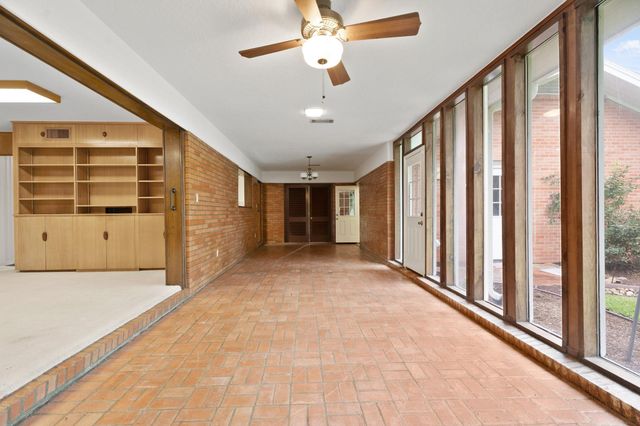 303 S Jackson Street, Alvin, TX 77511