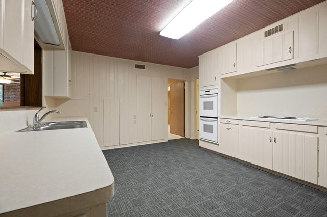 303 S Jackson Street, Alvin, TX 77511