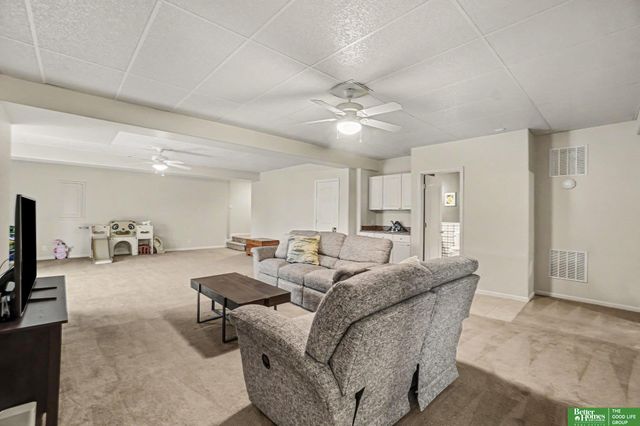9510 S 26th Avenue, Bellevue, NE 68147