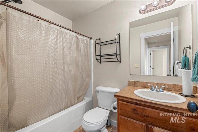 2586 N Mitchell St, Boise, ID 83704