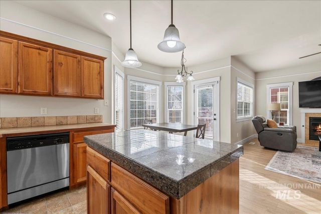 2586 N Mitchell St, Boise, ID 83704