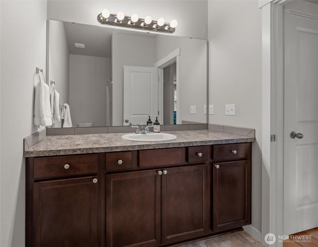 1768 E Rio Vista Avenue, Burlington, WA 98233