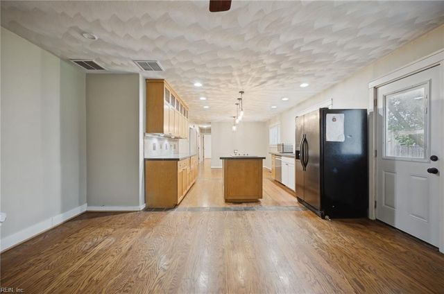 2301 Inlynnview RD, Virginia Beach, VA 23454