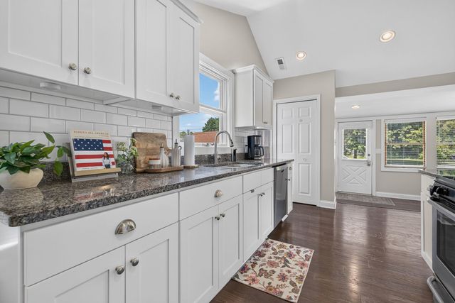 1103 S JEFFERSON Street, Lockport, IL 60441