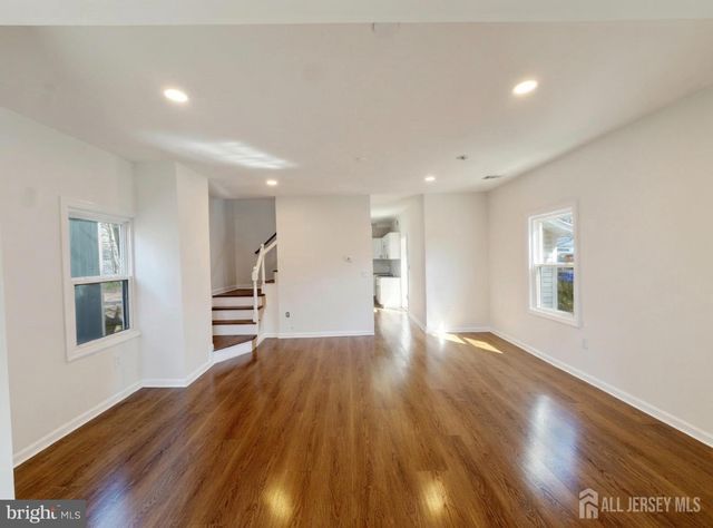 103 LOGAN LN, Bridgeport, NJ 08014