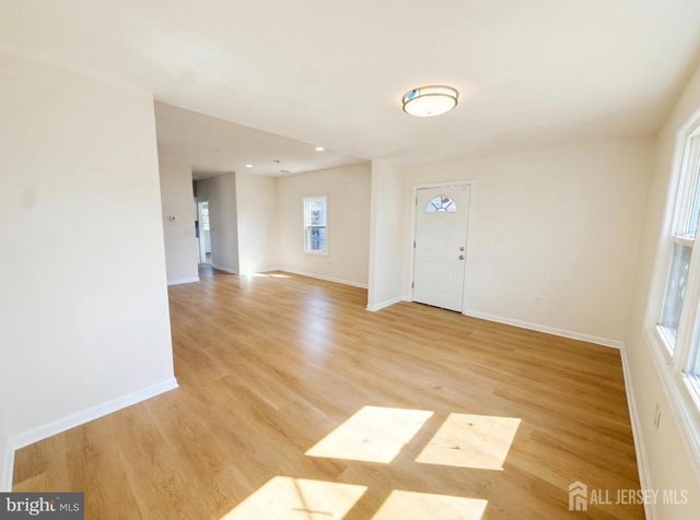 103 LOGAN LN, Bridgeport, NJ 08014