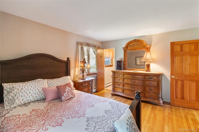 11 Laurie Place, Glen Cove, NY 11542