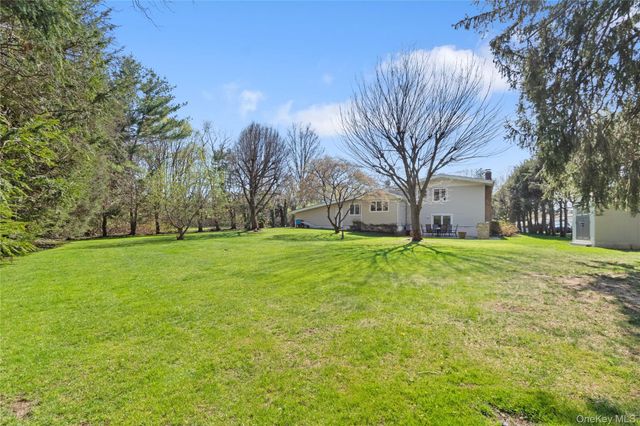 11 Laurie Place, Glen Cove, NY 11542
