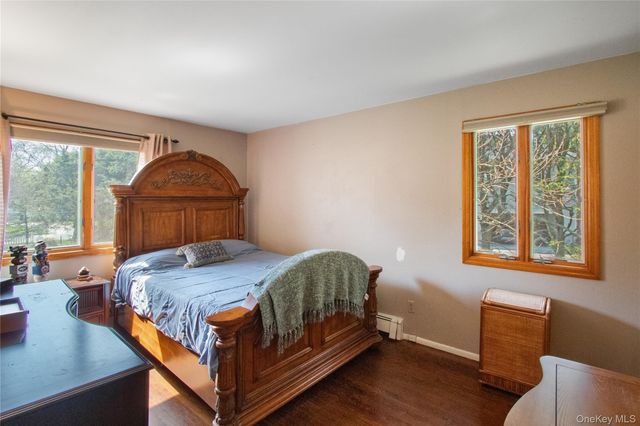 11 Laurie Place, Glen Cove, NY 11542