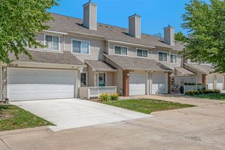 1323 SE Delaware Avenue 10, Ankeny, IA 50021