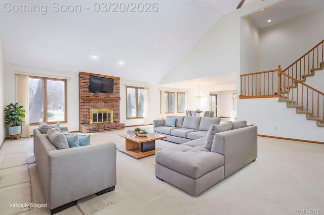 1651 Redbud Drive, Troy, MI 48098