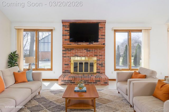 1651 Redbud Drive, Troy, MI 48098