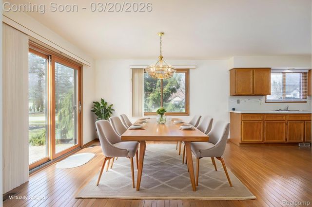 1651 Redbud Drive, Troy, MI 48098