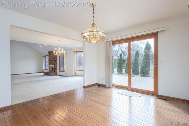 1651 Redbud Drive, Troy, MI 48098