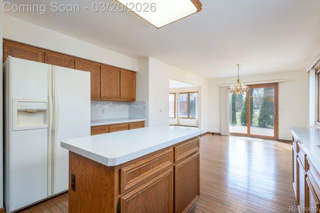 1651 Redbud Drive, Troy, MI 48098