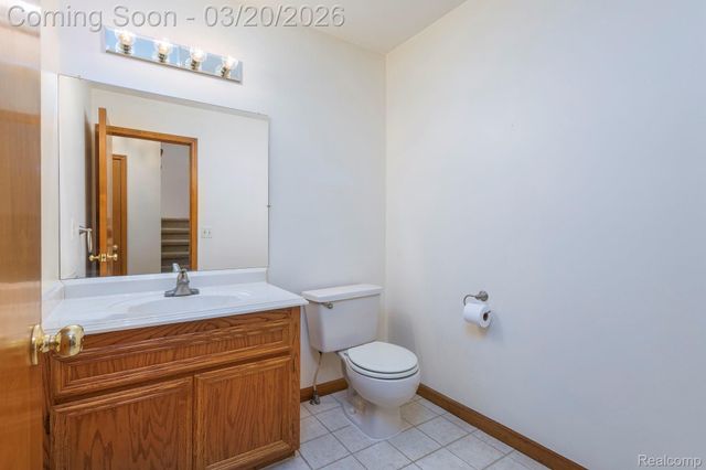 1651 Redbud Drive, Troy, MI 48098