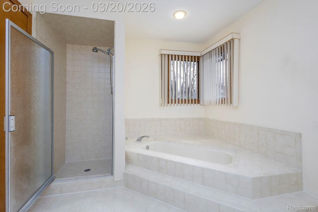 1651 Redbud Drive, Troy, MI 48098