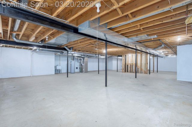 1651 Redbud Drive, Troy, MI 48098