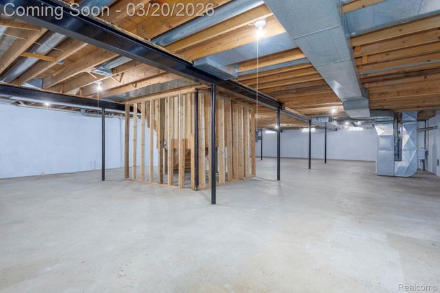 1651 Redbud Drive, Troy, MI 48098