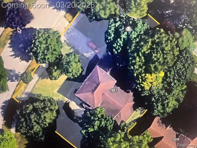 1651 Redbud Drive, Troy, MI 48098