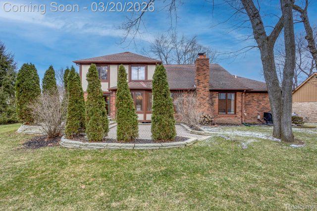 1651 Redbud Drive, Troy, MI 48098