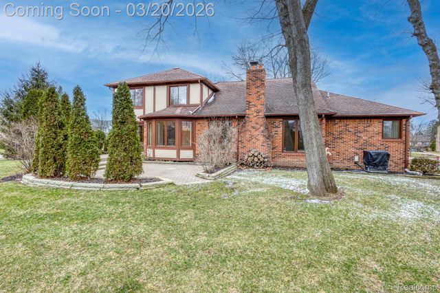 1651 Redbud Drive, Troy, MI 48098
