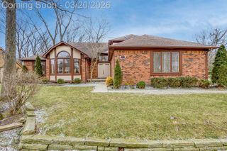1651 Redbud Drive, Troy, MI 48098