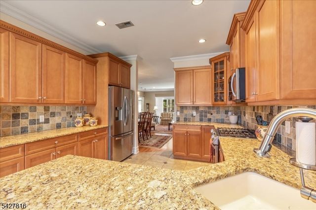29 Schmidt Cir, Watchung Boro, NJ 07069