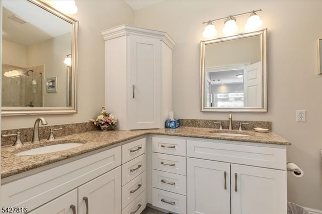 29 Schmidt Cir, Watchung Boro, NJ 07069